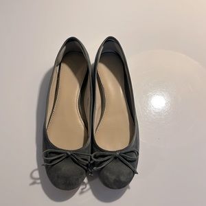 Saks Fifth Avenue 10022 Leather Ballet Flat Women’s 9 Gray Suede Shoe